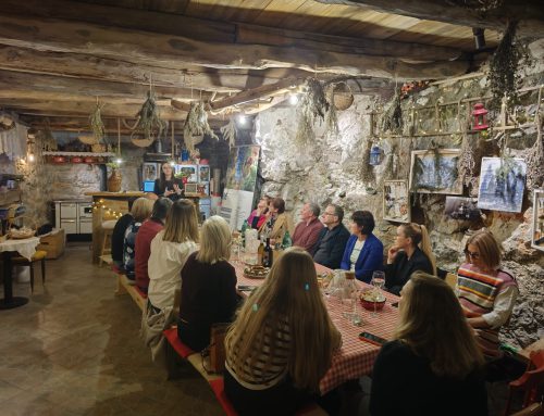 Kod OPG Maćuki održana radionica “Kulturna usluga ekosustava šume maruna” / Na kmetiji Maćuki je potekala delavnica »Kulturna storitev ekosistema gozda maronov«